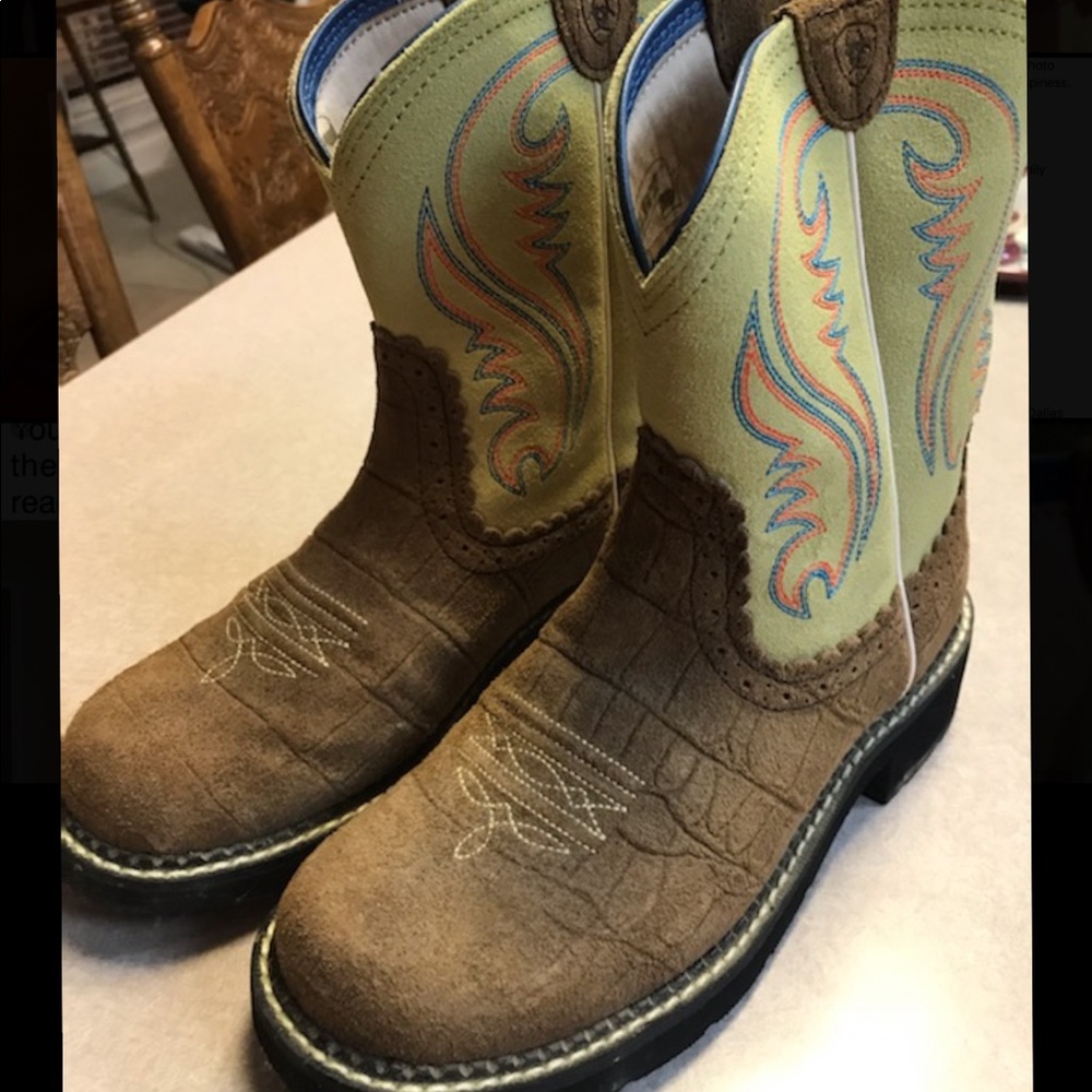 Fat baby’s Ariat Womens Boots.